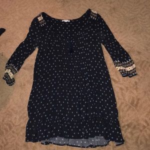 Navy quarter length sleeved flowy dress